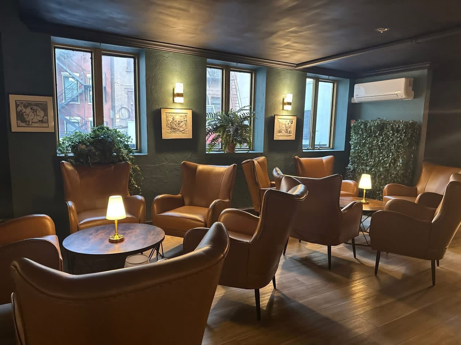 The upstairs lounge of 14 Green Street during the Prohibition era